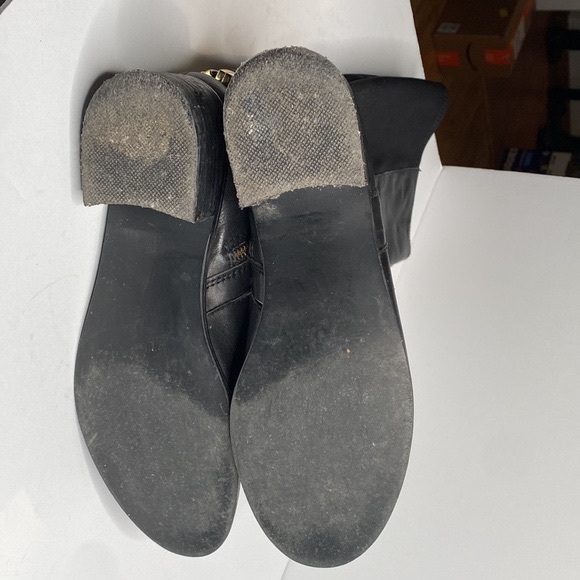 🍒STEVE MADDEN Black Leather Boots w/ Gold Accents!!! - Picture 4 of 8